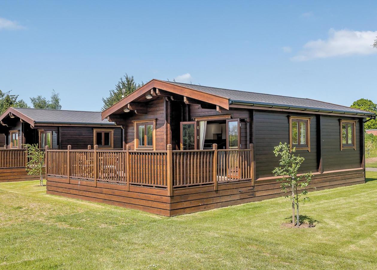 Heathside Lodges Bramfield  Exterior photo